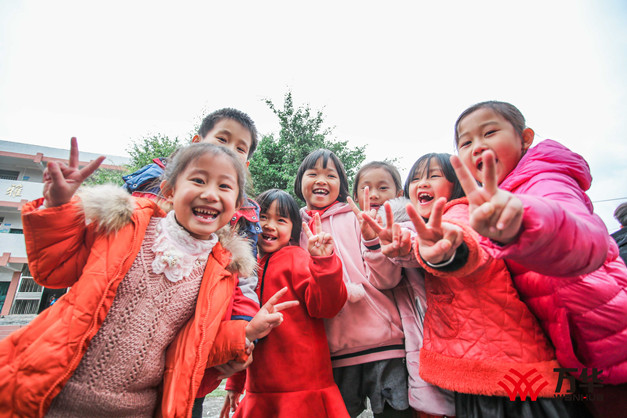 AG旗舰厅公益行：运动启蒙——英德市雅堂小学趣味运动会